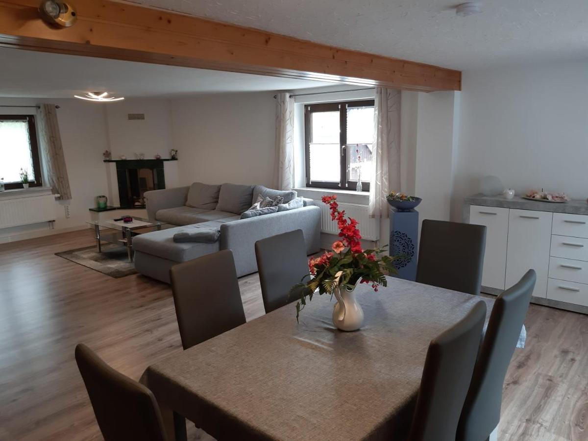 Familienfreundliche Ferienwohnung Zschorlau Exterior foto